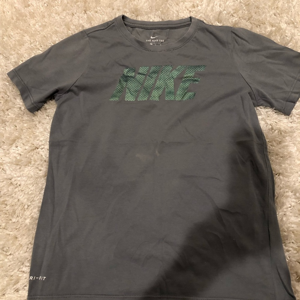 Nike tee size M kt3